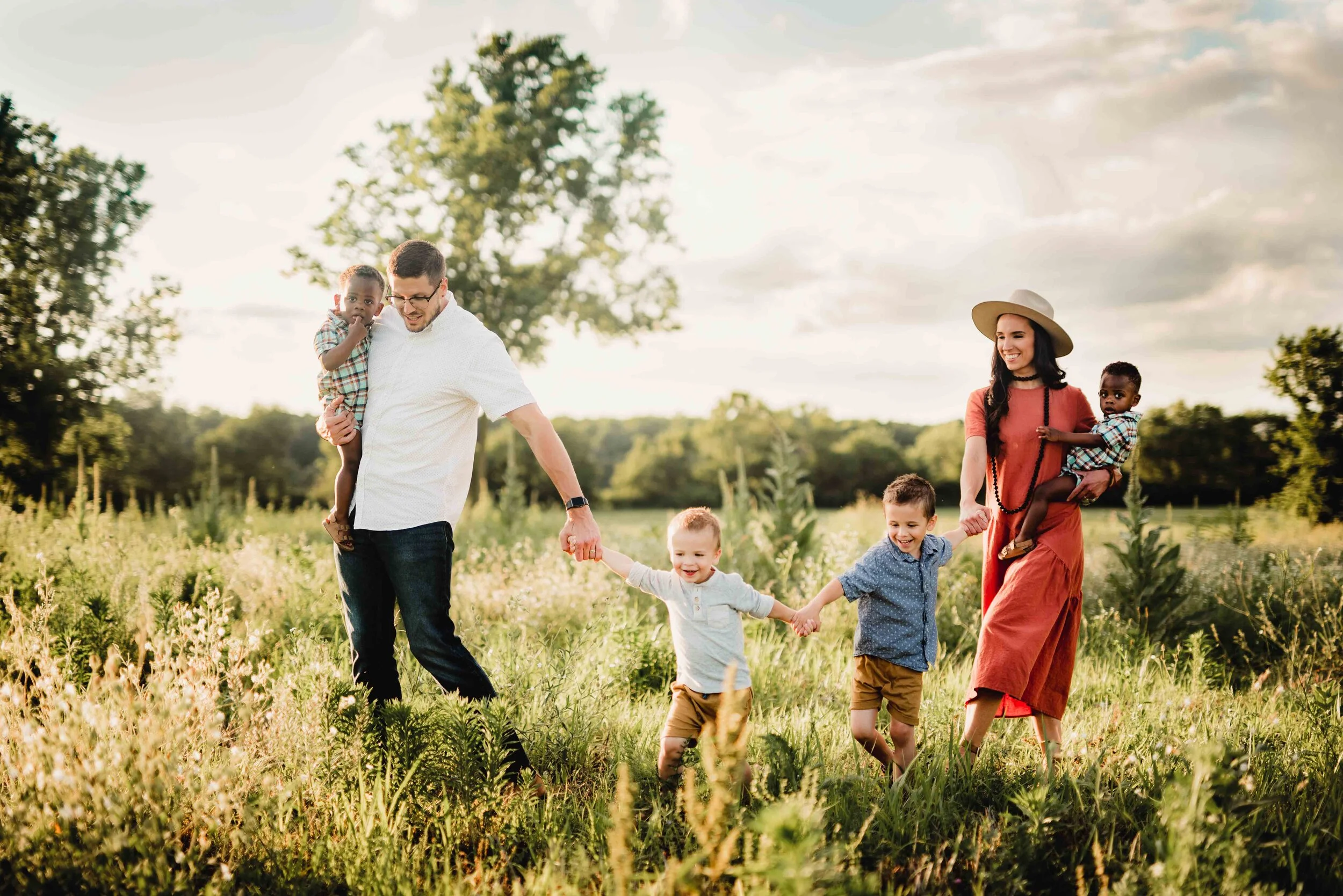 Spring Summer 2021 Family Photos What to Wear Outfit and Inspiration Style Guide Kelly McPhail Photography